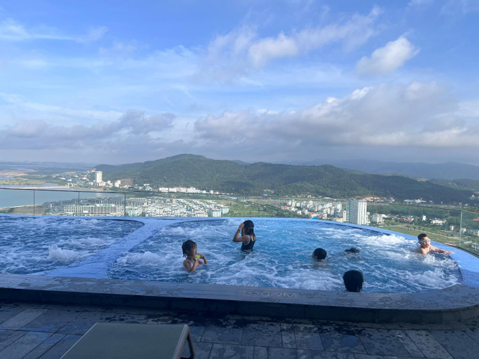 Sport & Beauty, A LA CARTE HA LONG - Tang cao, view bien, Hạ Long