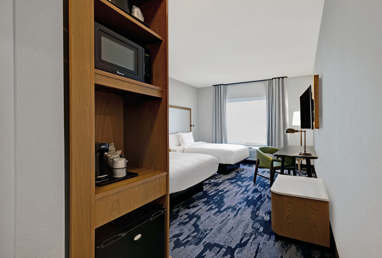 Bedroom 3, Fairfield Inn & Suites by Marriott Milwaukee Brookfield, Waukesha
