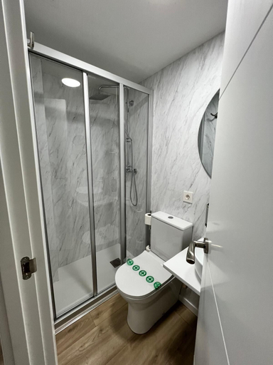 Bathroom 4, IRAIPE GORBEA HOTEL, Álava