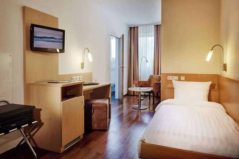 Bedroom 3, Hotel Imperial Dusseldorf, Sure Collection by BW, Düsseldorf