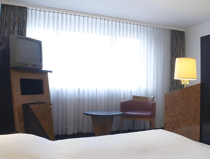 Bedroom 12