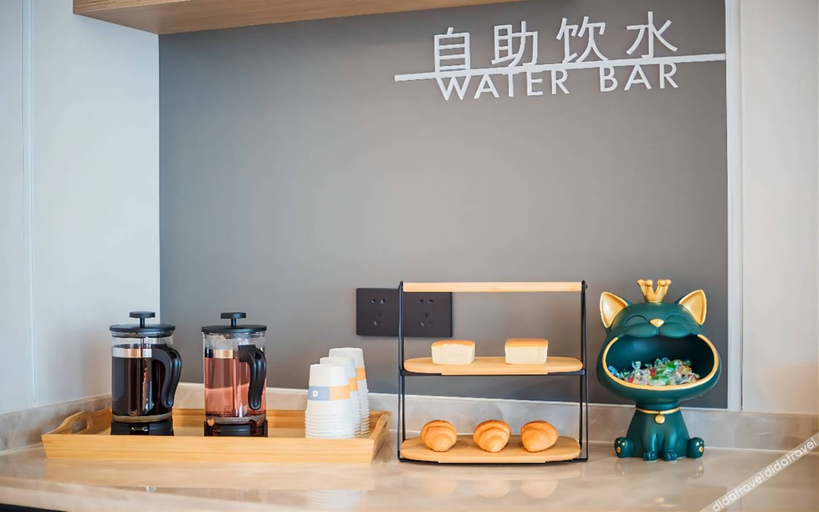Food & Drinks 5, Hanting Hotel Wenjiang Guanghua Park Metro Station, Chengdu