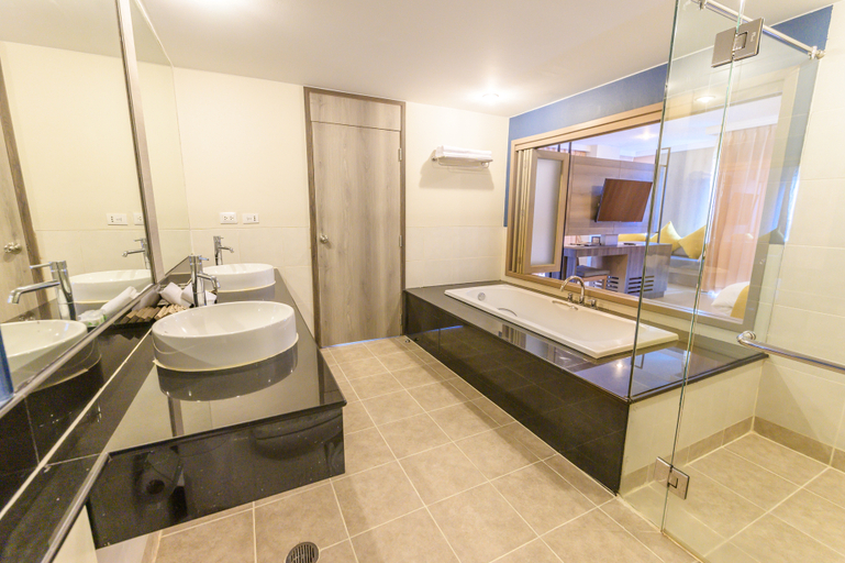 Bathroom 21