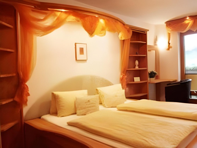 Bedroom 10