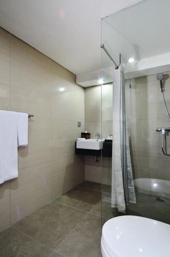 Bathroom 9