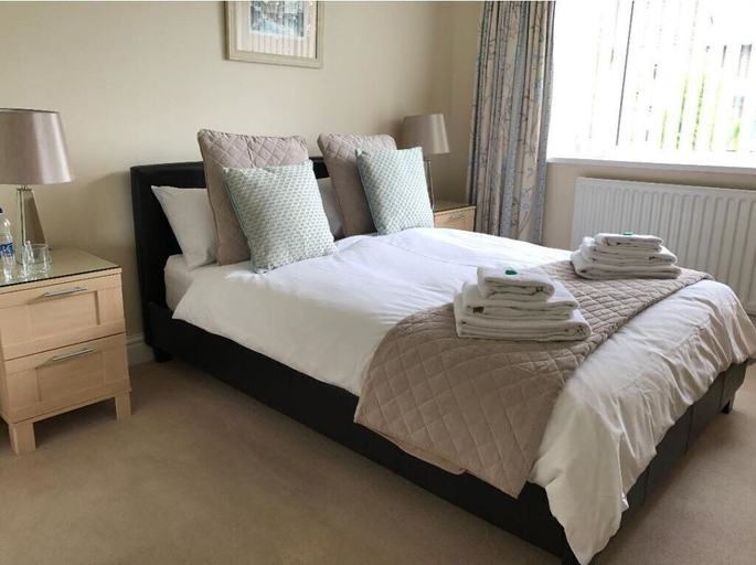 Bedroom 1, 31 Queens Road, Hampshire