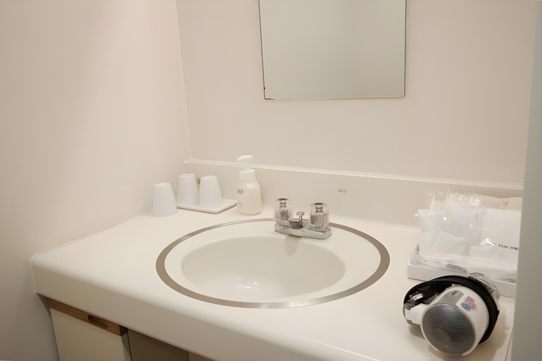 Bathroom 17
