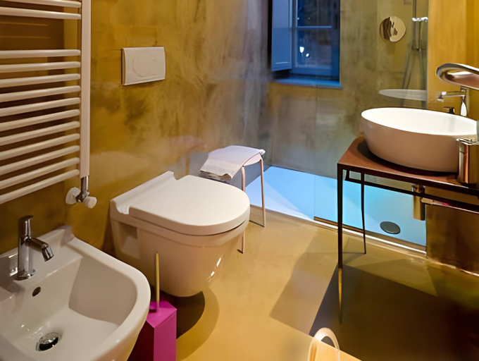 Bathroom 13