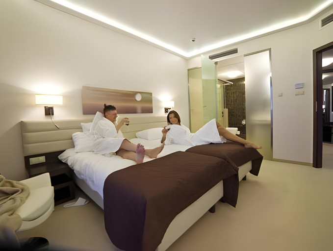 Bedroom 12