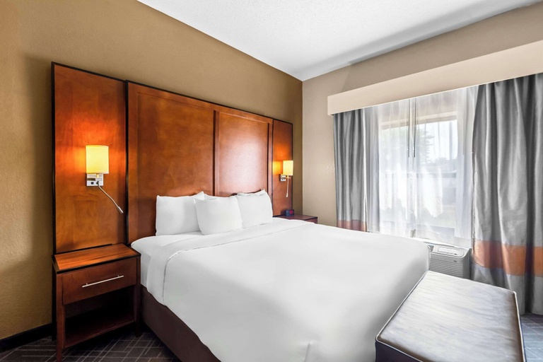 Bedroom 3, Comfort Suites Vincennes, Knox