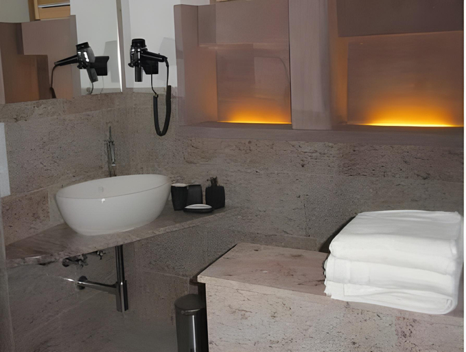 Bathroom 9