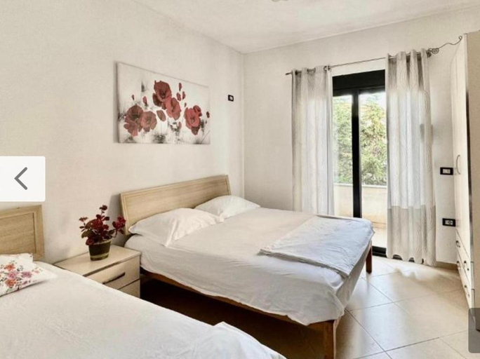 Others 4, Mar, Durrësit