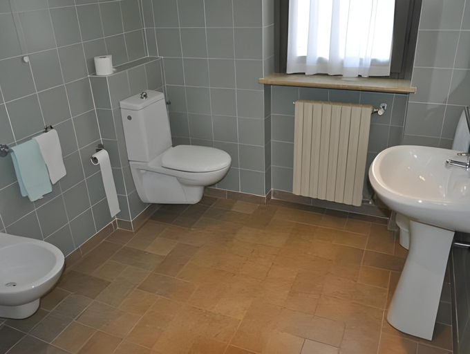 Bathroom 15