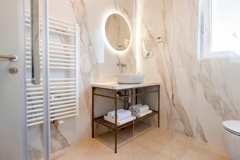 Bathroom 2, 4R Royal Residence Rojnic Rovinj 3, Rovinj
