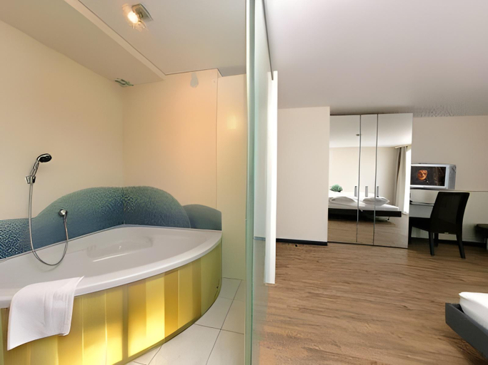 Bathroom 11