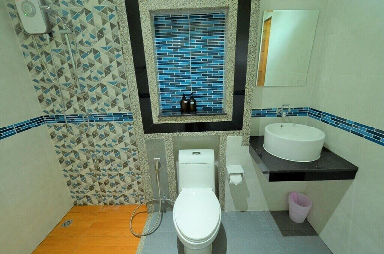 Bathroom 4, Tum Mai Kaew Lanta Resort, Ko Lanta