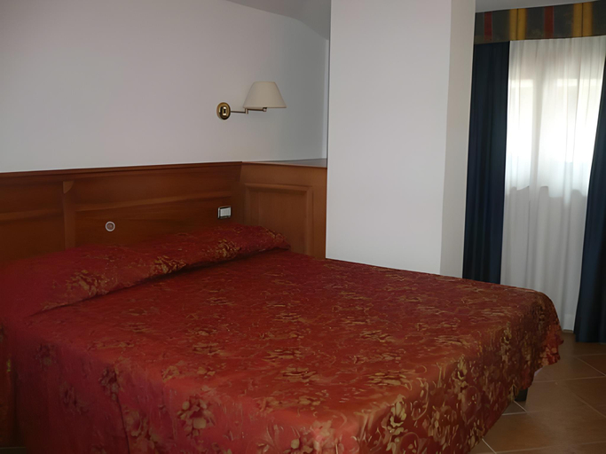 Bedroom 8