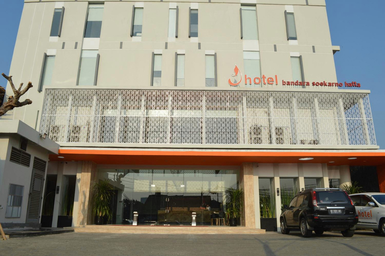 J Hotel Bandara Soekarno Hatta, Tangerang