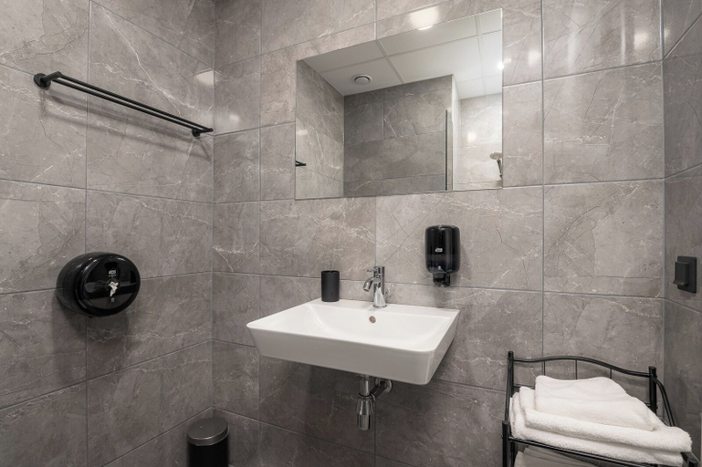 Bathroom 4, Hotell Tammsaare Full Automated Hotel, Pärnu