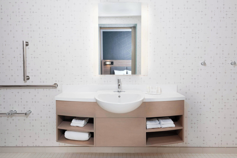 Bathroom 5, SpringHill Suites by Marriott Indianapolis Westfield, Hamilton
