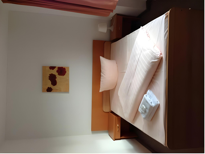 Bedroom 8