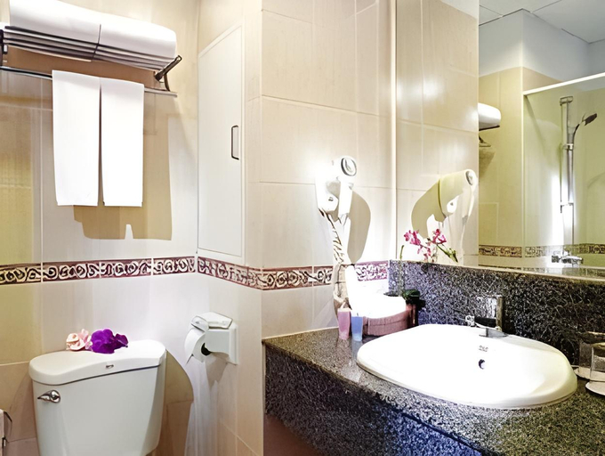 Bathroom 7