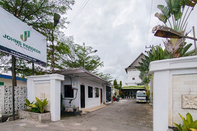 Exterior & Views 2, RedDoorz near Focal Point Medan, Medan