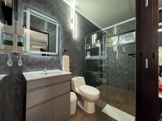 Bathroom 3, Boutique Hotel Containers, San Carlos