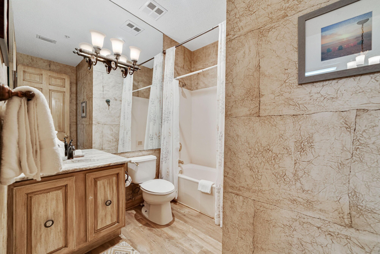 Bathroom 4, Spanish Key 705, Escambia