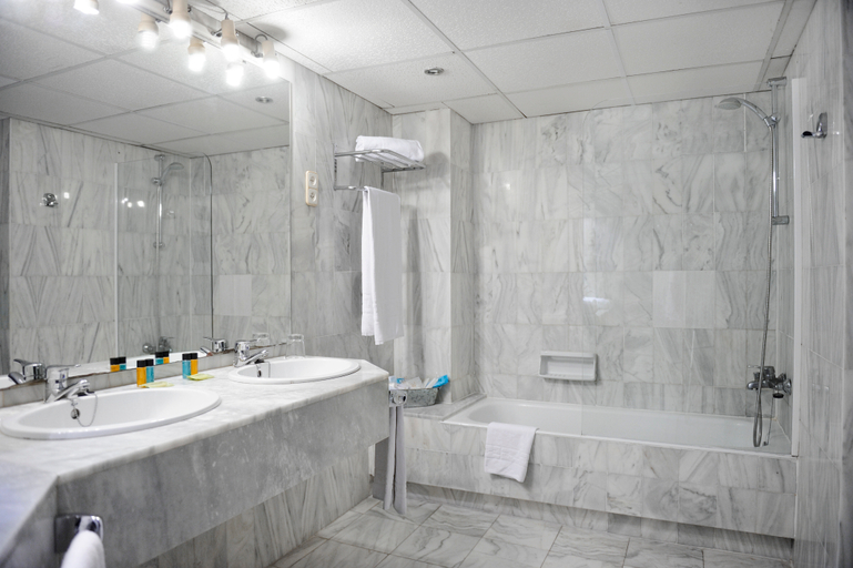 Bathroom 4, Arenas Atiram Hotel, Barcelona