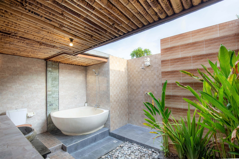 Bathroom 5, Reynten Hill, Klungkung