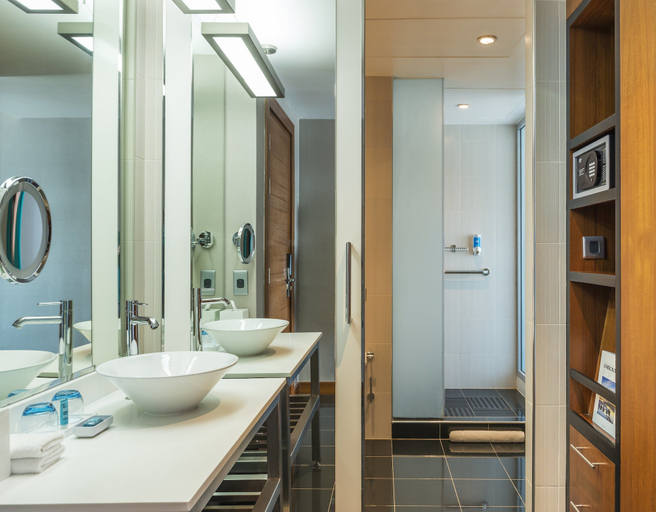 Bathroom 5, Aloft by Marriott Abu Dhabi, Abu Dhabi City