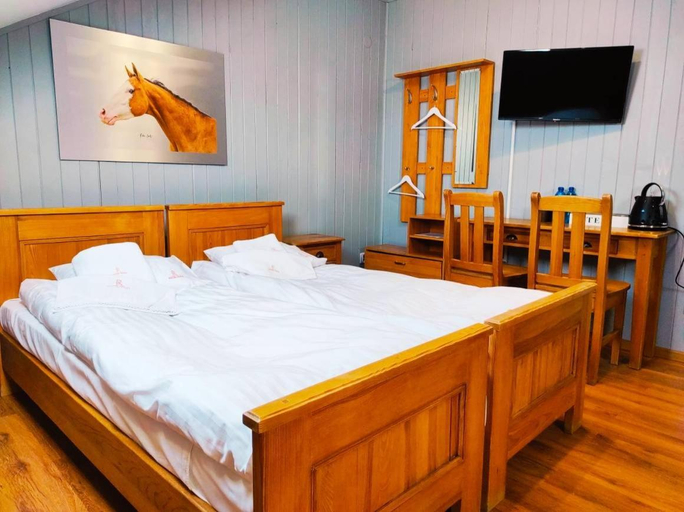 Bedroom 3, Roleski Ranch Hotel and Restaurant, Tarnów