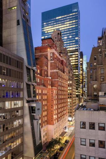 Exterior & Views 2, Omni Berkshire Place, New York