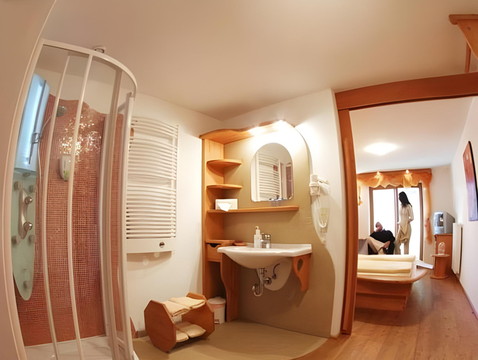 Bathroom 7