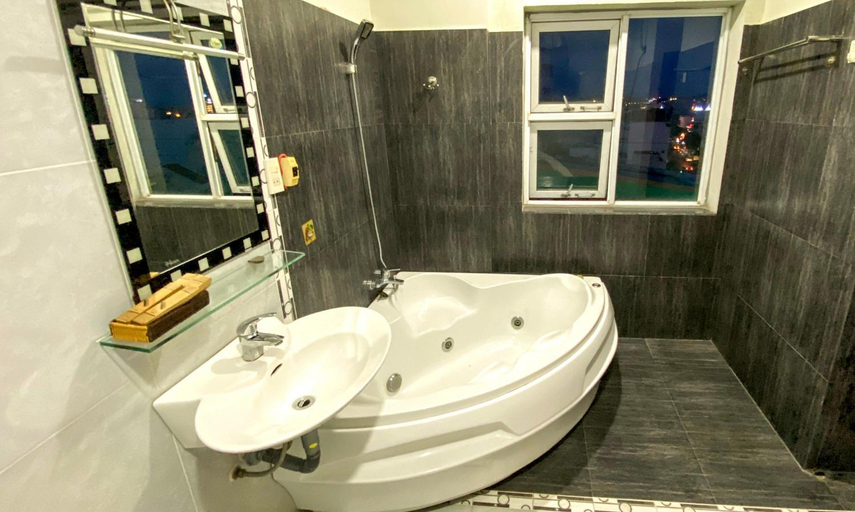 Bathroom, Khach san A64 - Hung Vuong Phan Thiet, Phan Thiết