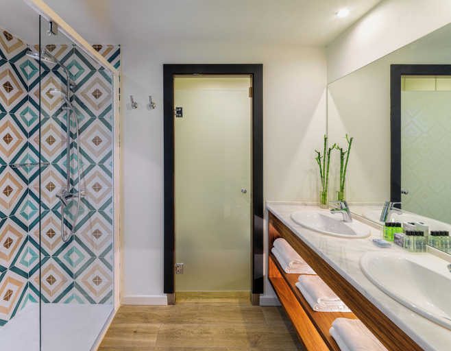 Bathroom 5, H10 Vintage Salou - Adults Only, Tarragona