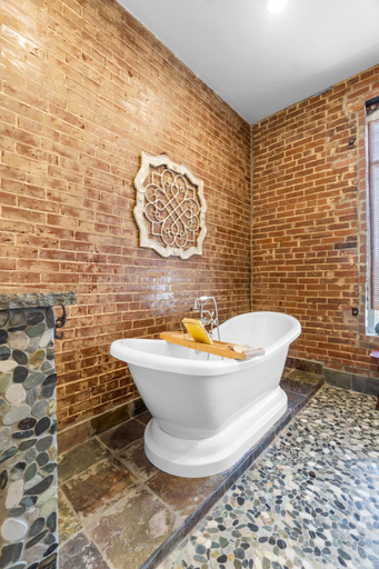 Bathroom 2, Downtown Loft Amazing Bath Tub & Shower #9, Perry