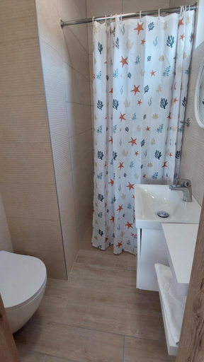 Bathroom 3, Pokoje na plazy, Kołobrzeg