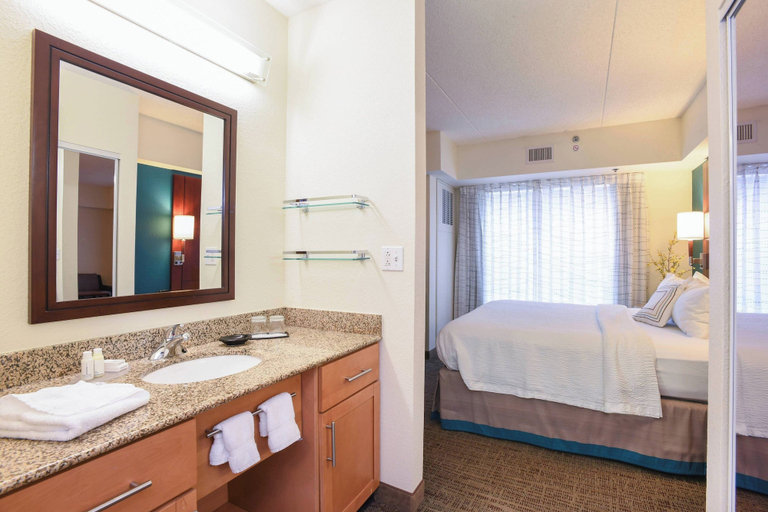 Bedroom 3, Residence Inn by Marriott Cincinnati North/West Chester, Butler
