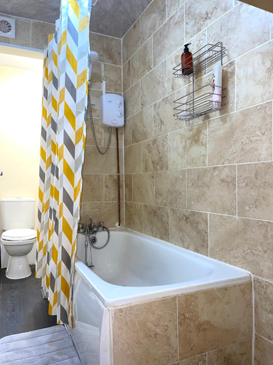 Bathroom, Penn Gardens - Two Bedroom Apartment 2, London