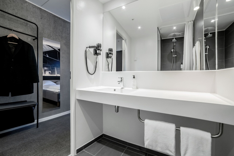 Bathroom 4, Four Points Flex by Sheraton Aarhus Skejby, Århus