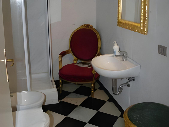 Bathroom 11