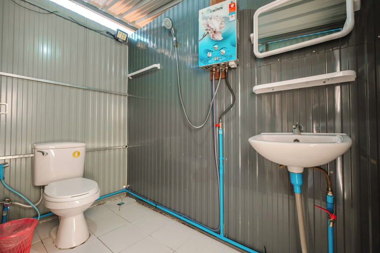Bathroom 5, Happy Camp Phuchifa, Thoeng