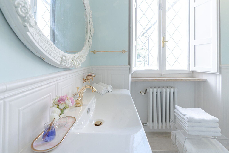 Bathroom 9