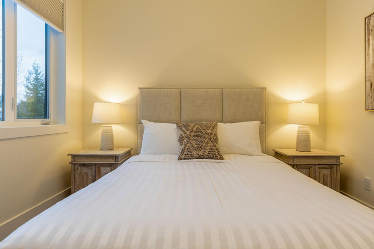 Bedroom 3, Powder House Chalet by Fernie Central Reservations, East Kootenay