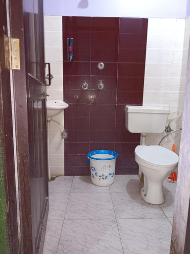 Bathroom 3, SIDHU GUEST HOUSE - 400m walking distance from Golden Temple, Amritsar