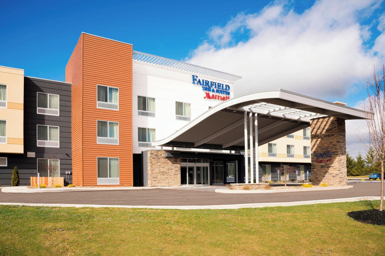 Exterior & Views 2, Fairfield Inn & Suites Medina, Medina