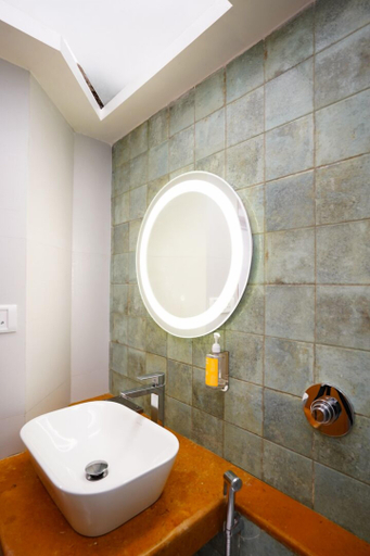 Bathroom 4, Bloom Boutique - Bandra, Mumbai Suburban