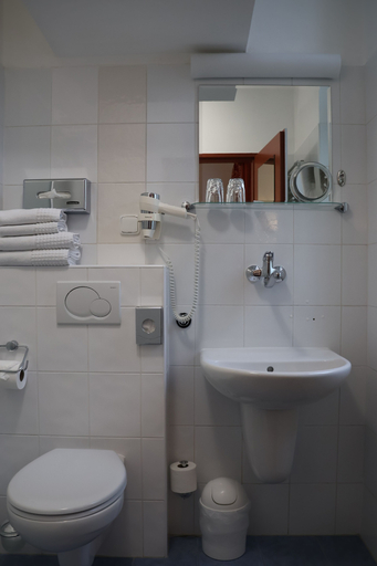 Bathroom 4, Unitas Residence, Praha 1